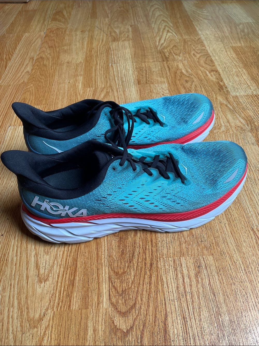 Hoka Clifton 8